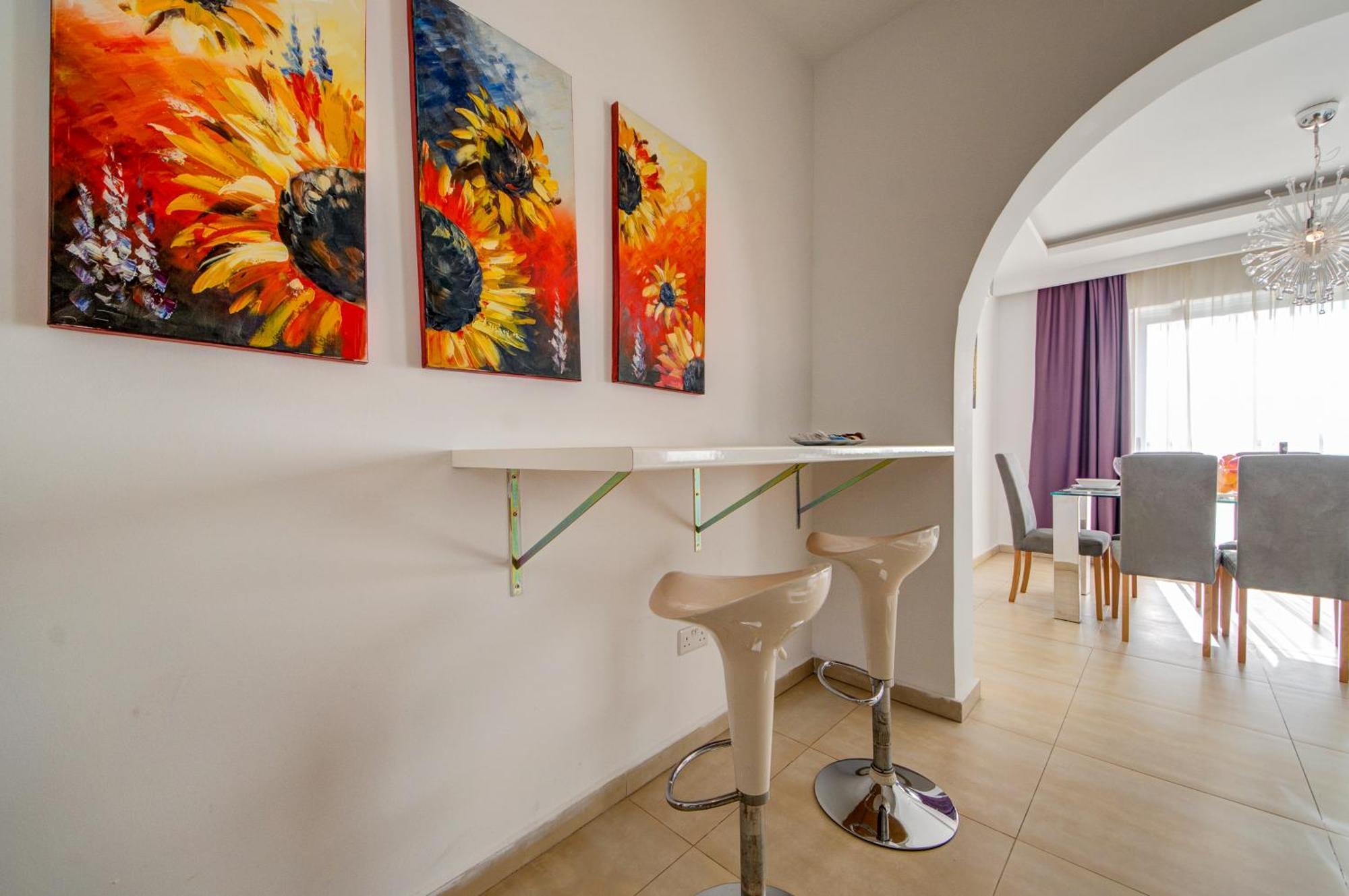 Exceptional Tigne Seafront By Shortletsmalta Apartment *