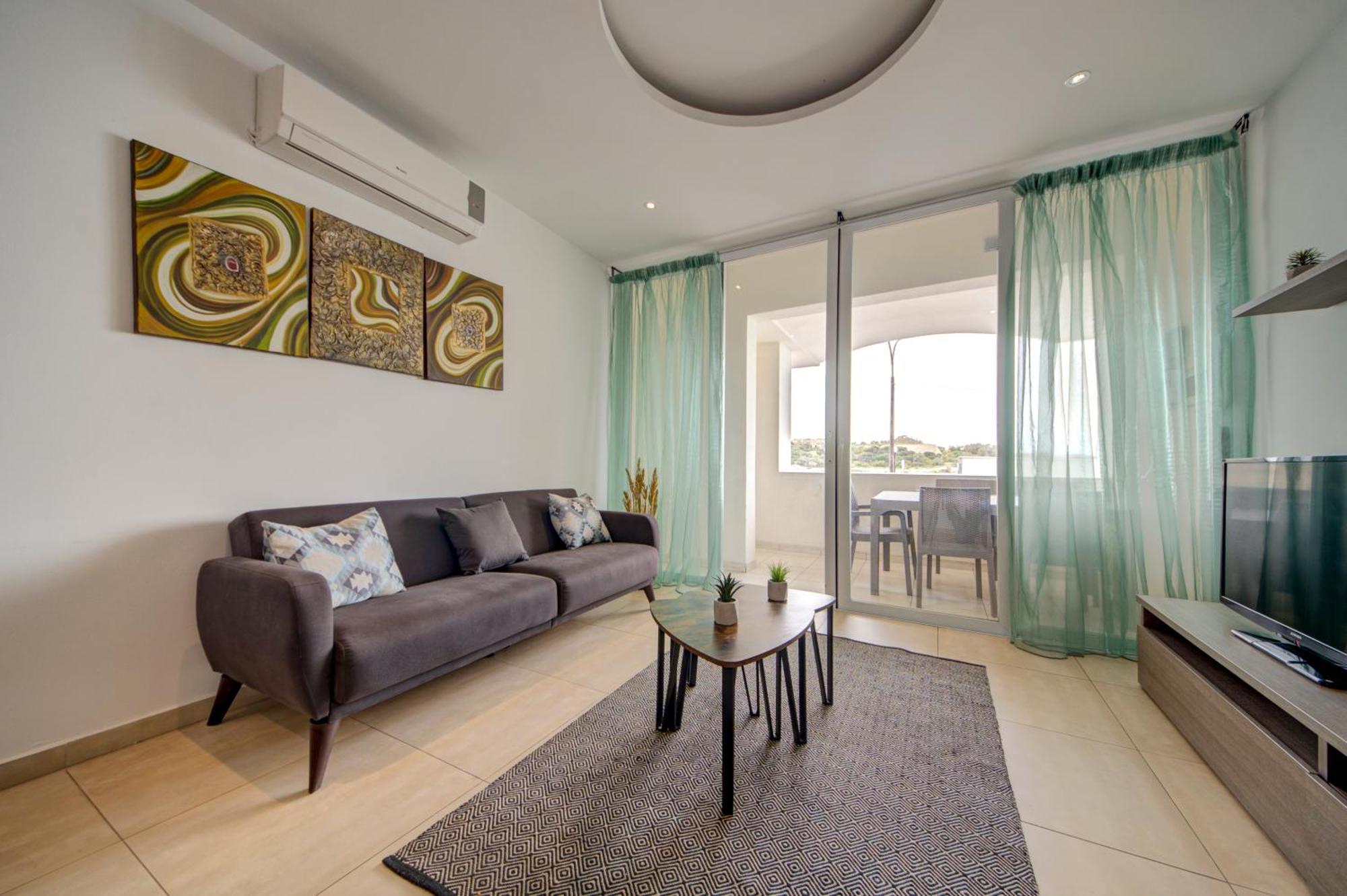 Apartment Exceptional Tigne Seafront By Shortletsmalta *